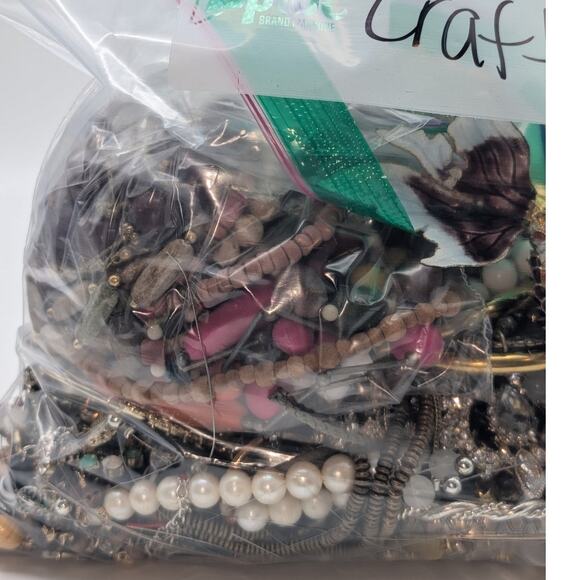 Jewelry Lot Ivory Repurpose Bag Over 4 Pounds Beads & Possible Wearable Pieces - Picture 1 of 7